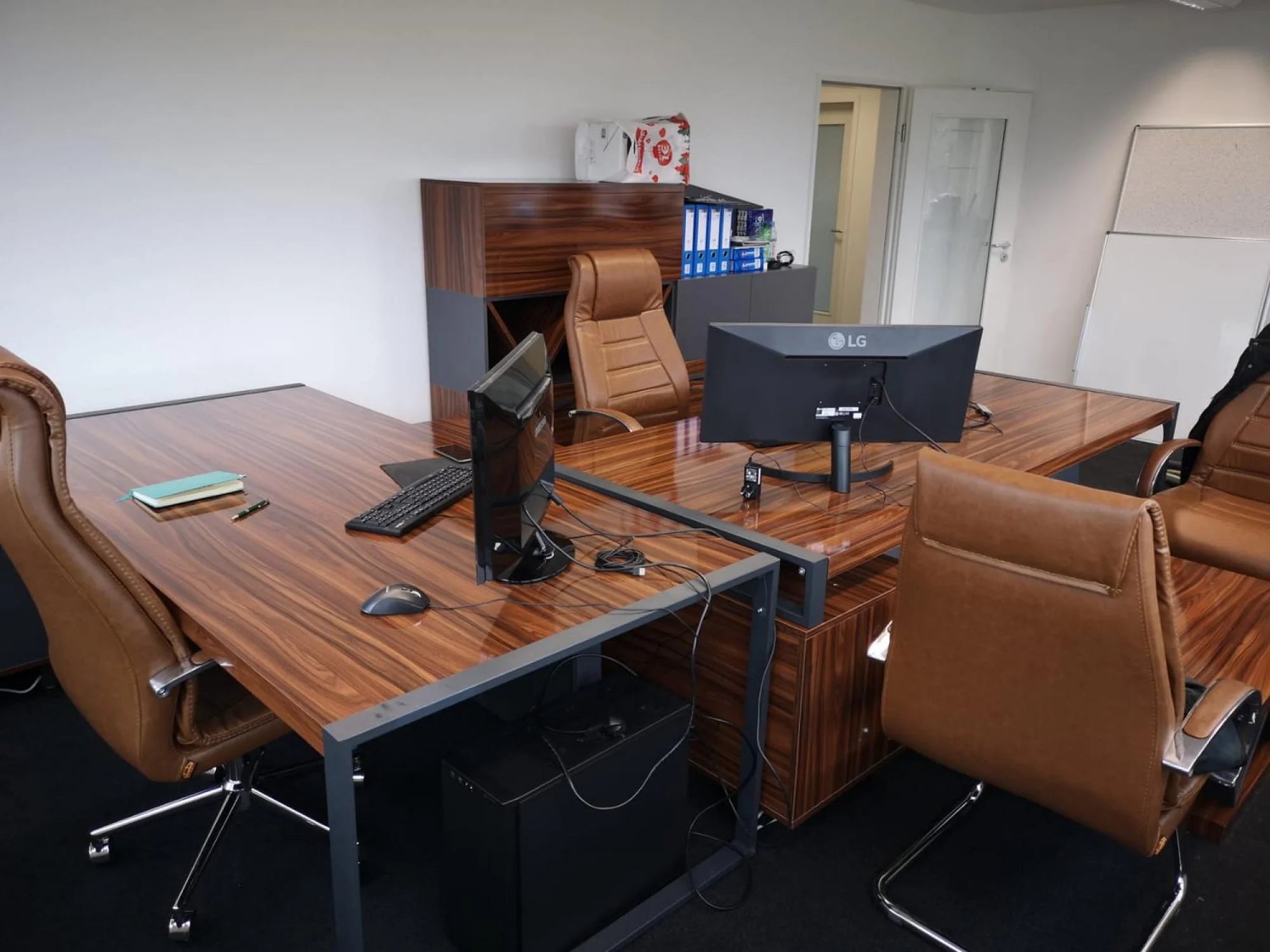 Almanya Ofis Mobilyaları Altan Bey İstanbul Ofis Mobilya