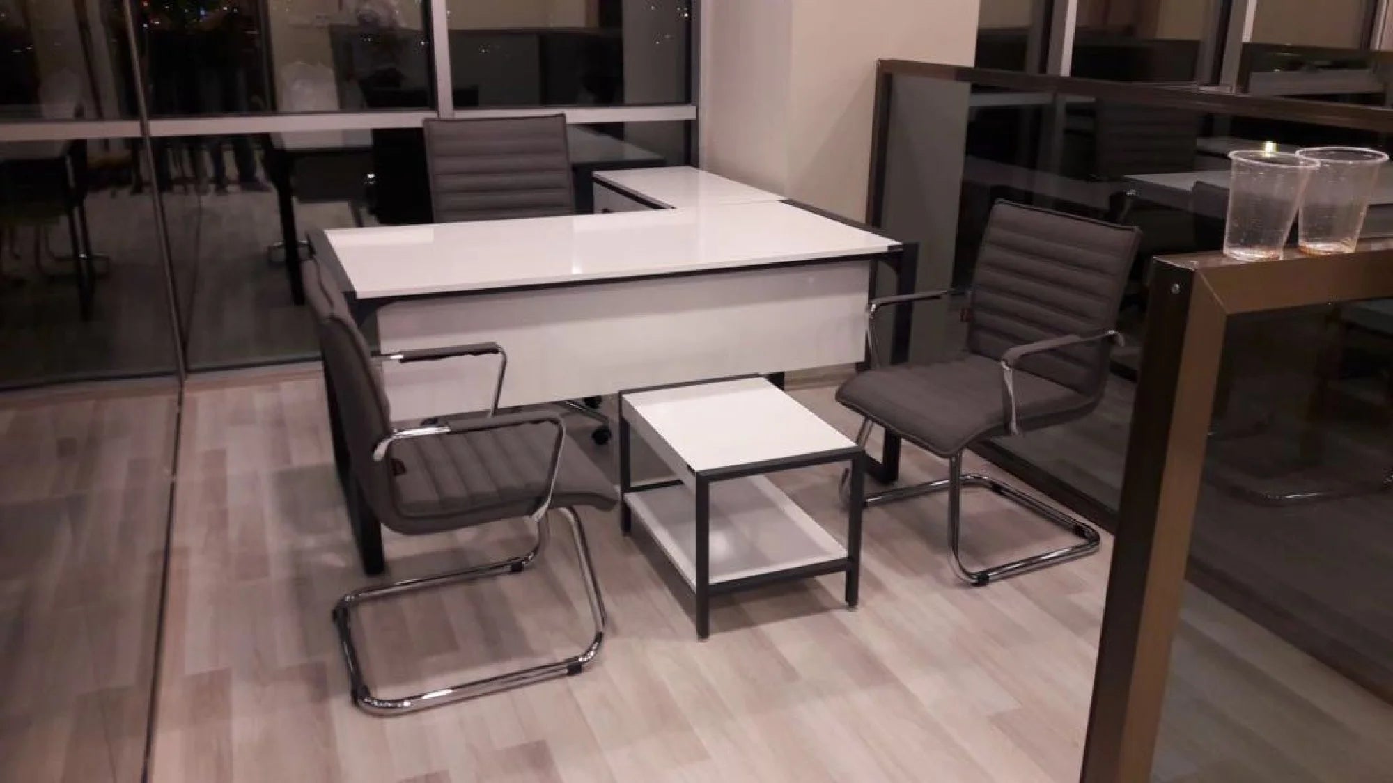 Beyaz Antrasit Ofis Mobilyaları Gebze İstanbul Ofis Mobilya
