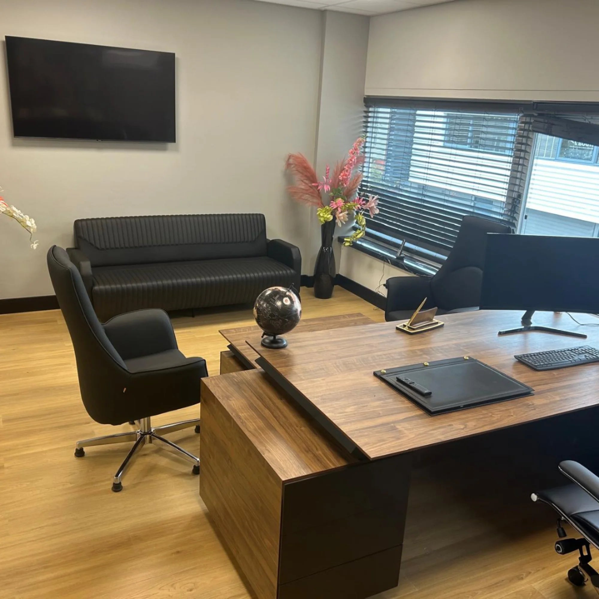 Master-Bouwbedrijf Ofis Takımı İstanbul Ofis Mobilya
