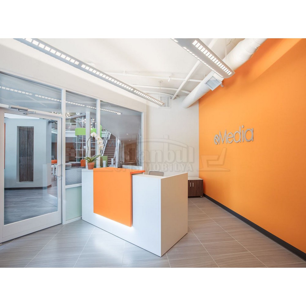 Parma Wide Reception Desk