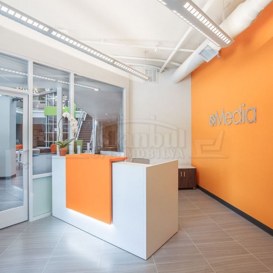 Parma Wide Reception Desk