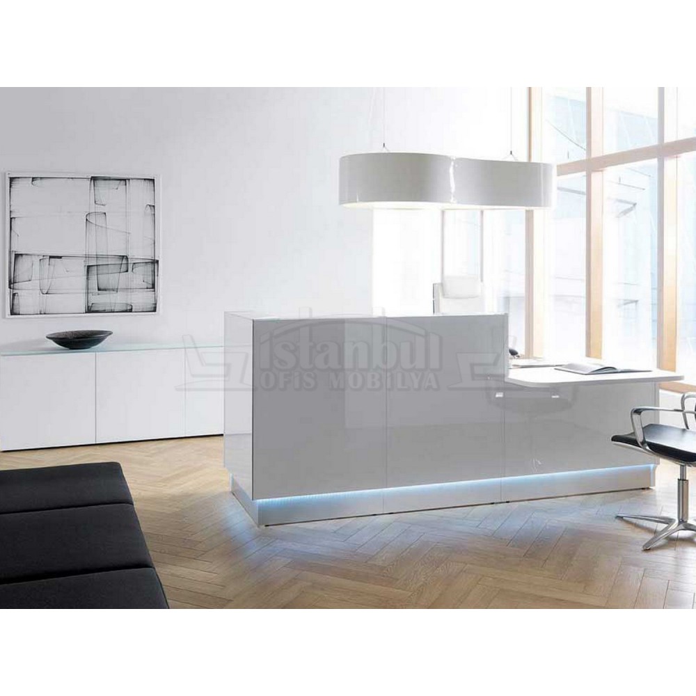 Lake Case Desks Milan