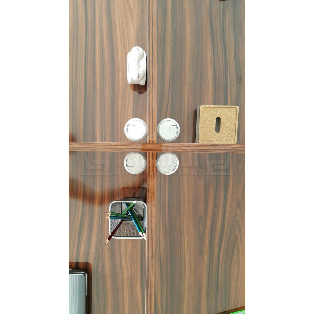 Apple For Four Person Desk Workstation