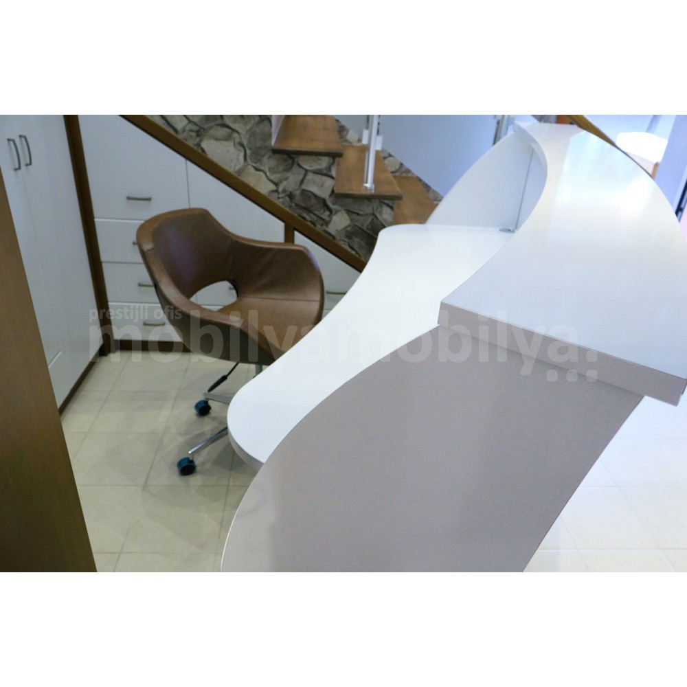 Oval Desk for Beauty Saloon