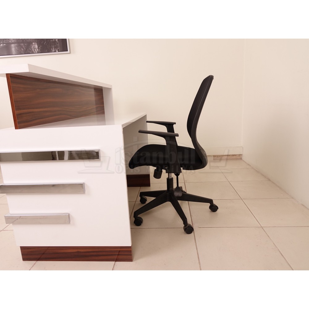 Box Desk Welcome Desk Walnut chromed