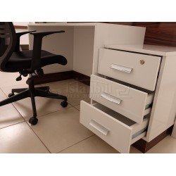 Box Desk Welcome Desk Walnut chromed