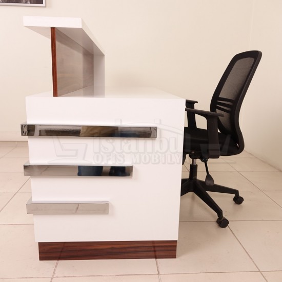 Box Desk Welcome Desk Walnut chromed