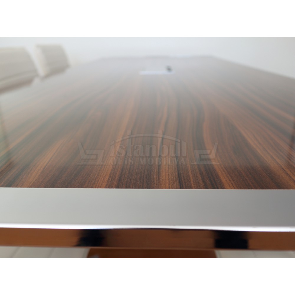 Apple Sides Open Meeting Table Socket System