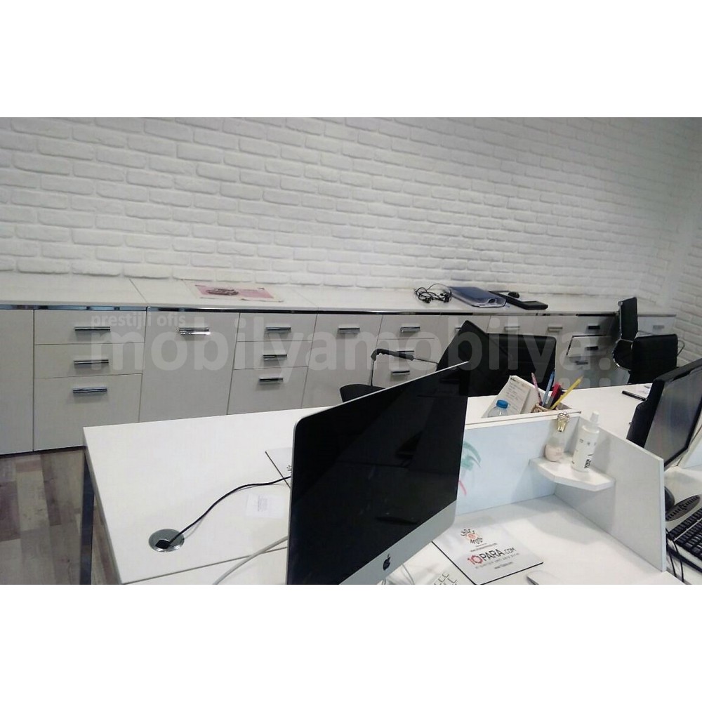 Mr. Karahan Bound for Glory Fashion Hunters Office Furniture