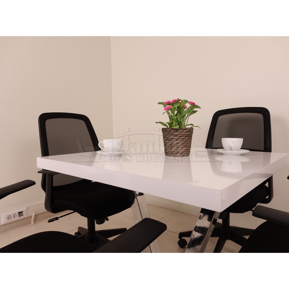 Square meeting table in Vienna