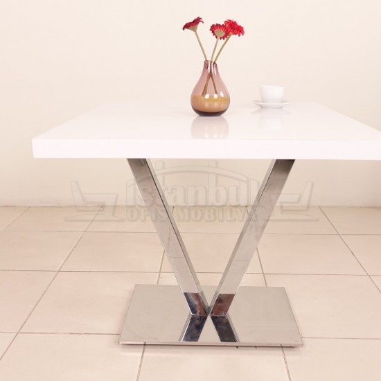 Square meeting table in Vienna