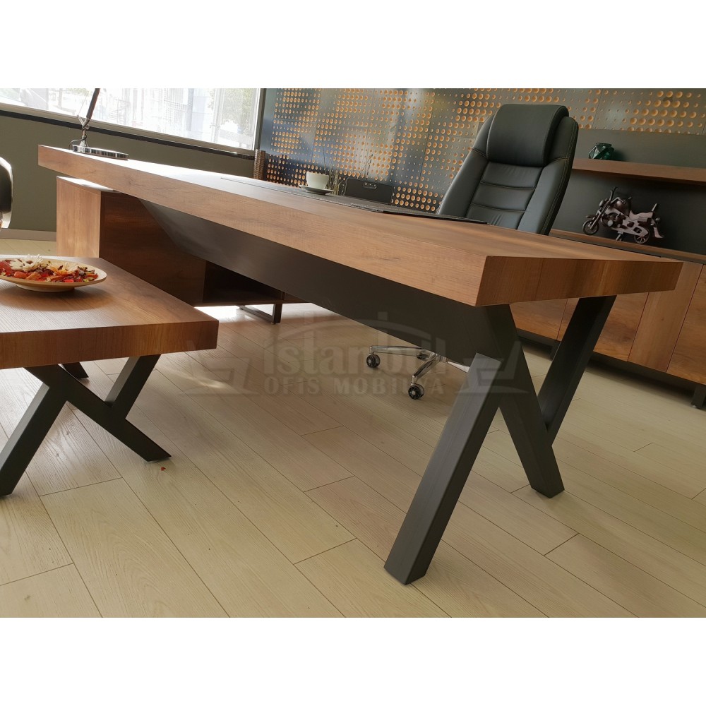 First Class Executive Board Shelf Cabinet Baroque Black