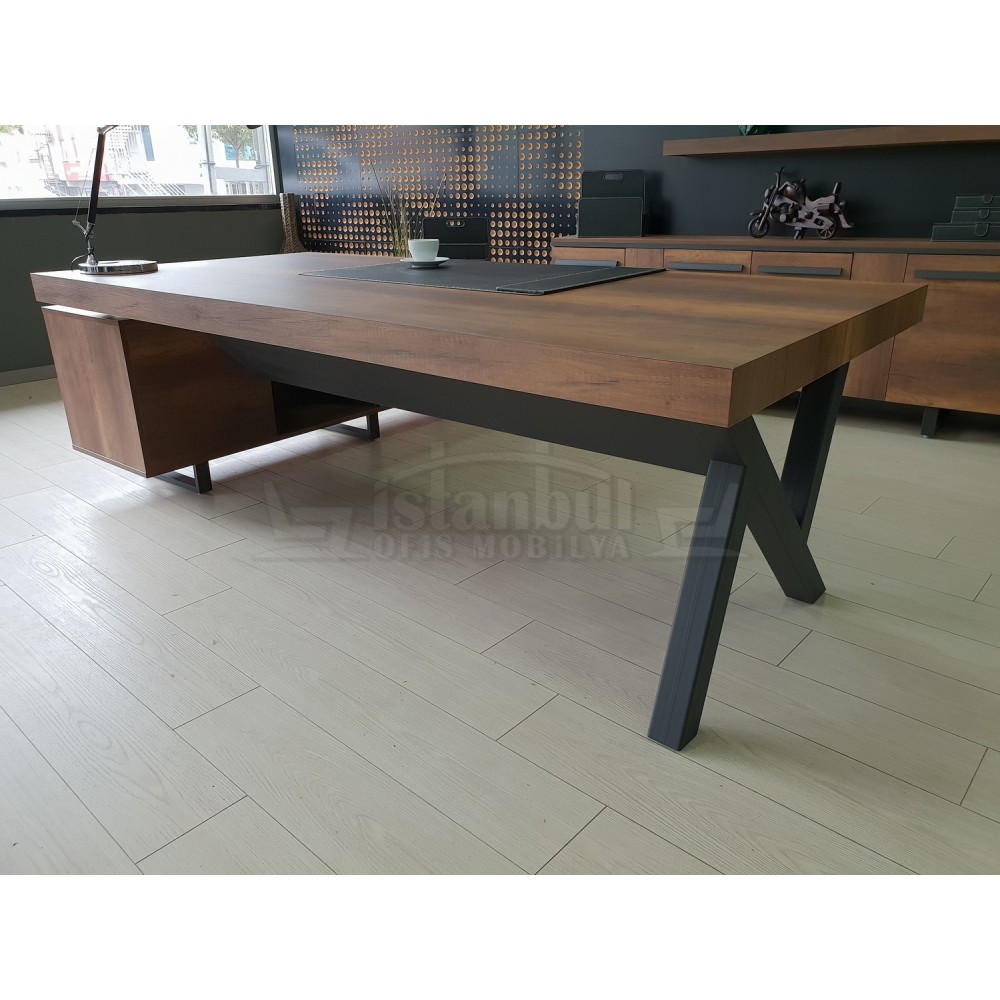 First Class Executive Board Shelf Cabinet Baroque Black