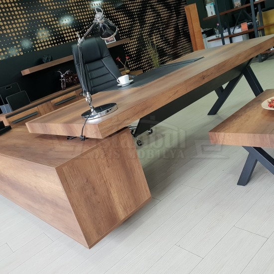 First Class Executive Board Shelf Cabinet Baroque Black