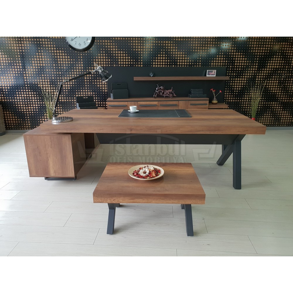 First Class Executive Board Shelf Cabinet Baroque Black