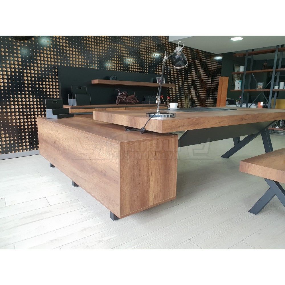 First Class Executive Board Shelf Cabinet Baroque Black