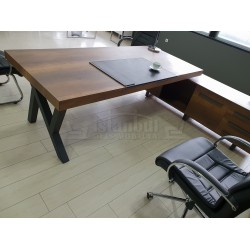 First Class Executive Board Shelf Cabinet Baroque Black