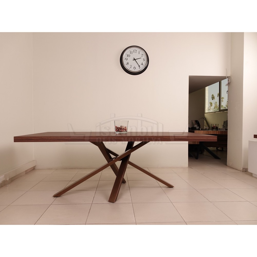 Bavaria Meeting Table