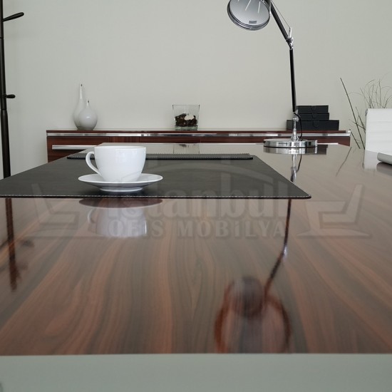 Singapore Authority Standing Desk