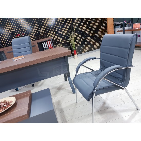 Line Stable Guest Chair