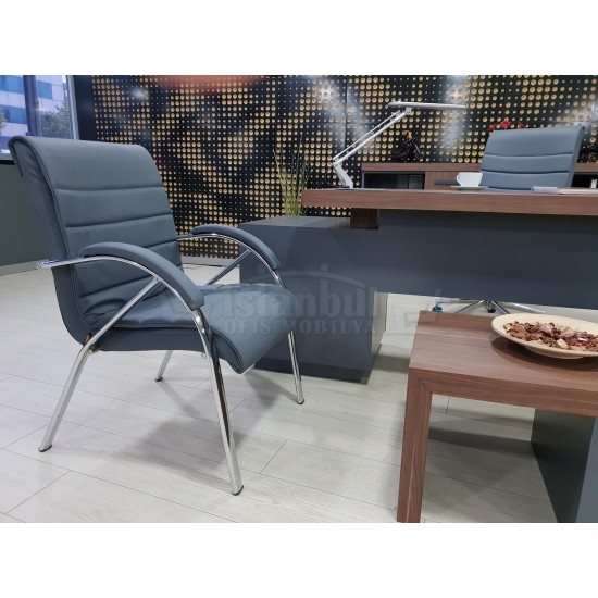 Line Stable Guest Chair