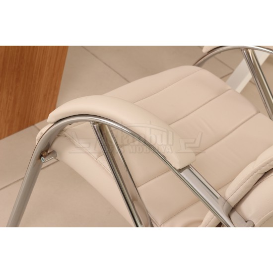 Line Stable Guest Chair