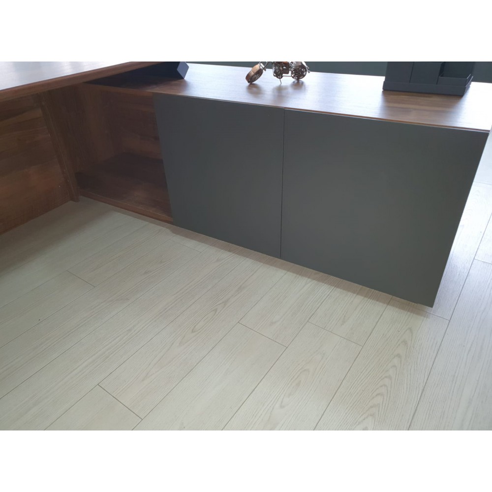 Executive Sets Walnut Lake Signature