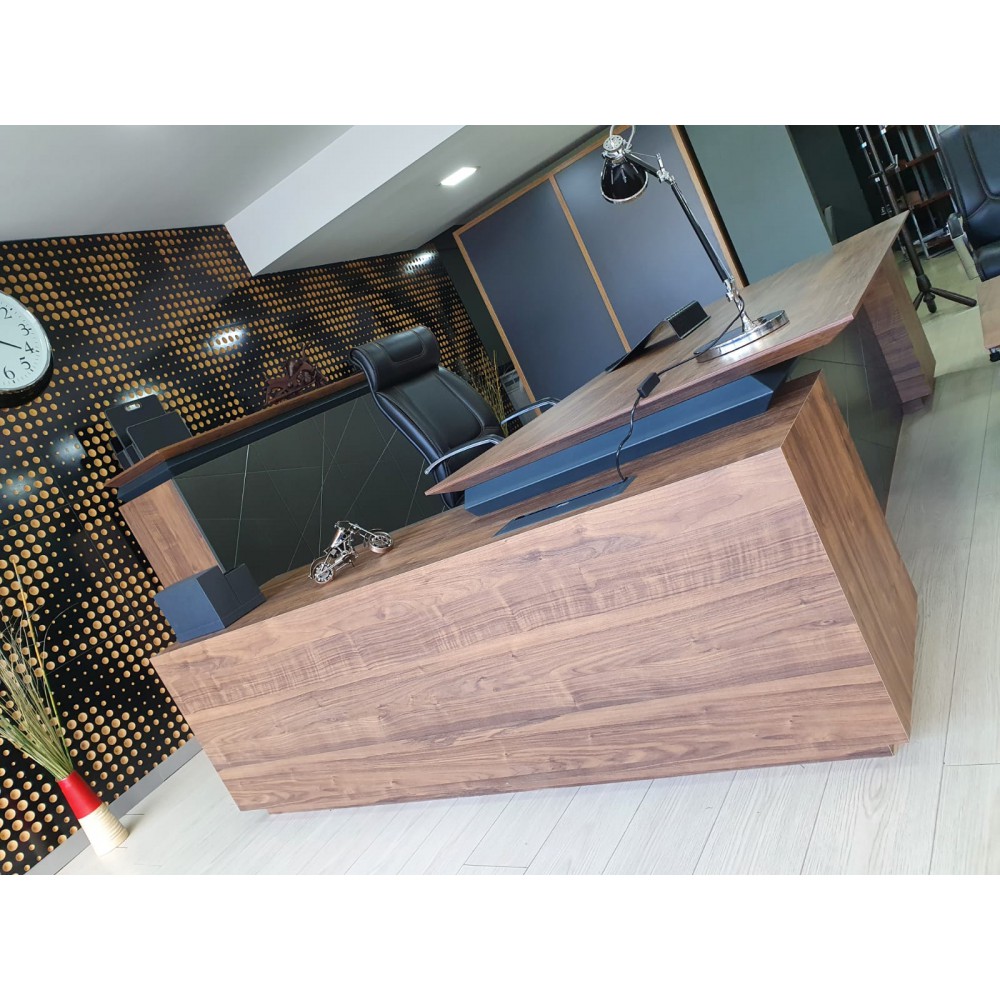 Executive Sets Walnut Lake Signature