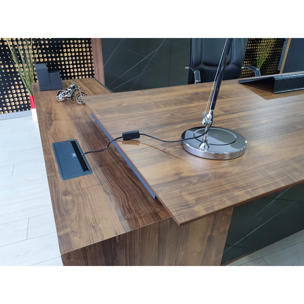 Executive Sets Walnut Lake Signature