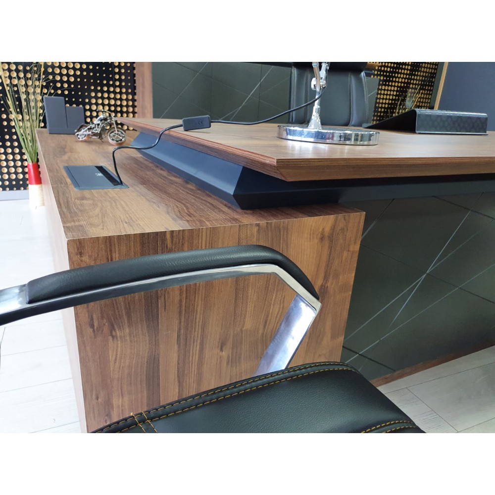 Executive Sets Walnut Lake Signature