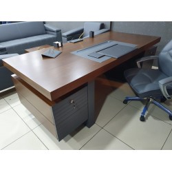 european_office_furniture
