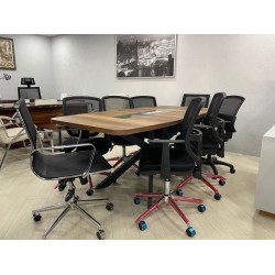 Oval Meeting Table