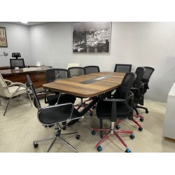 Oval Meeting Table