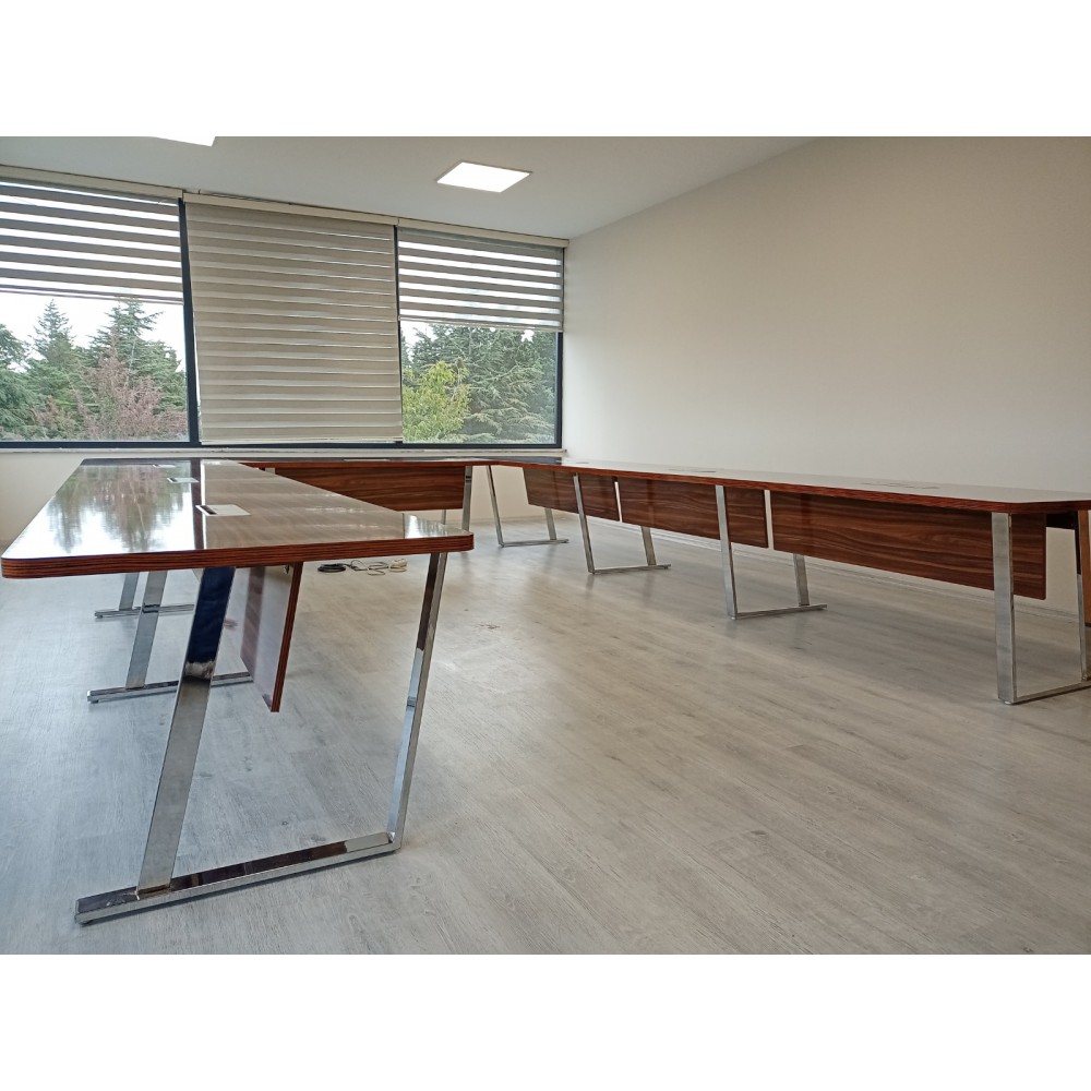 U Meeting Table, Adjustable Front