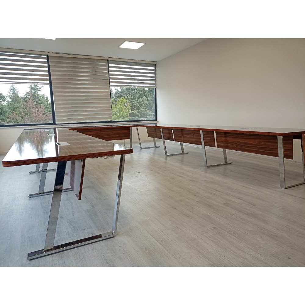 U Meeting Table, Adjustable Front