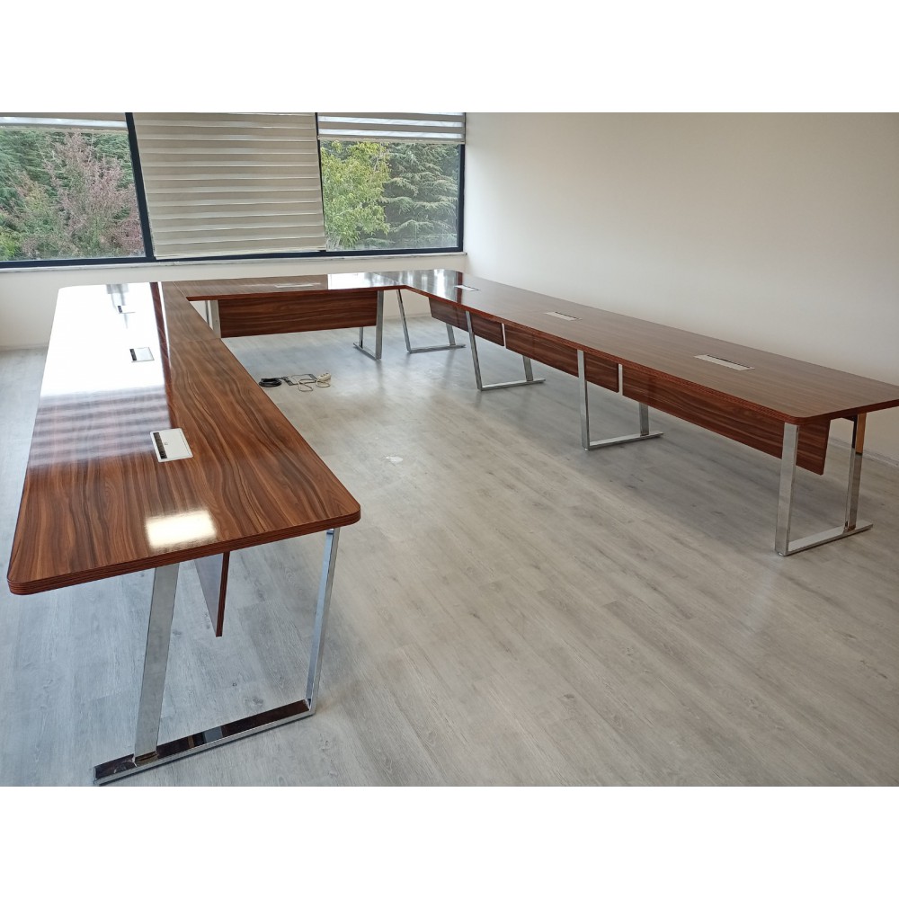 U Meeting Table, Adjustable Front
