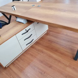 Binary Desk Sidney