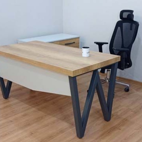 Space desk
