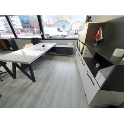 White_office_furnitures