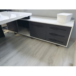 White_office_furnitures