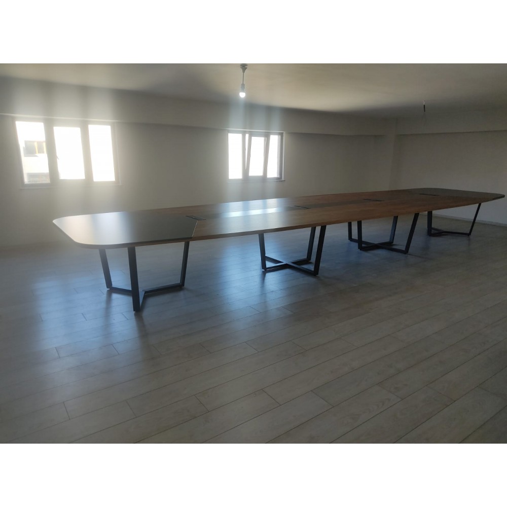 Big_Meeting_Table