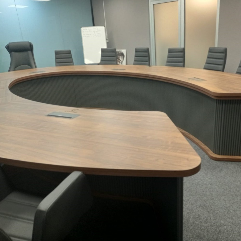 Round Meeting Table