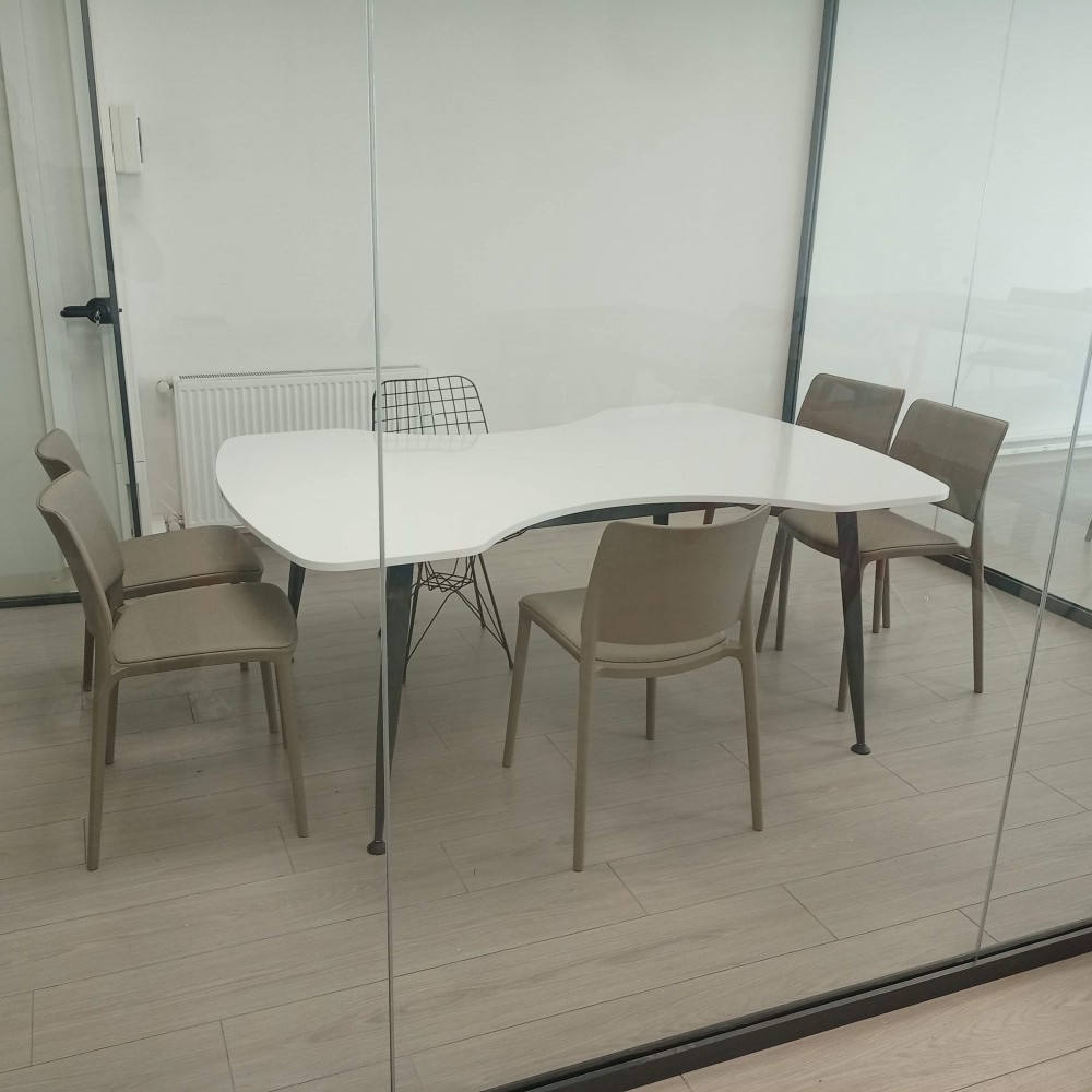 Bougainvillea Meeting Study Table