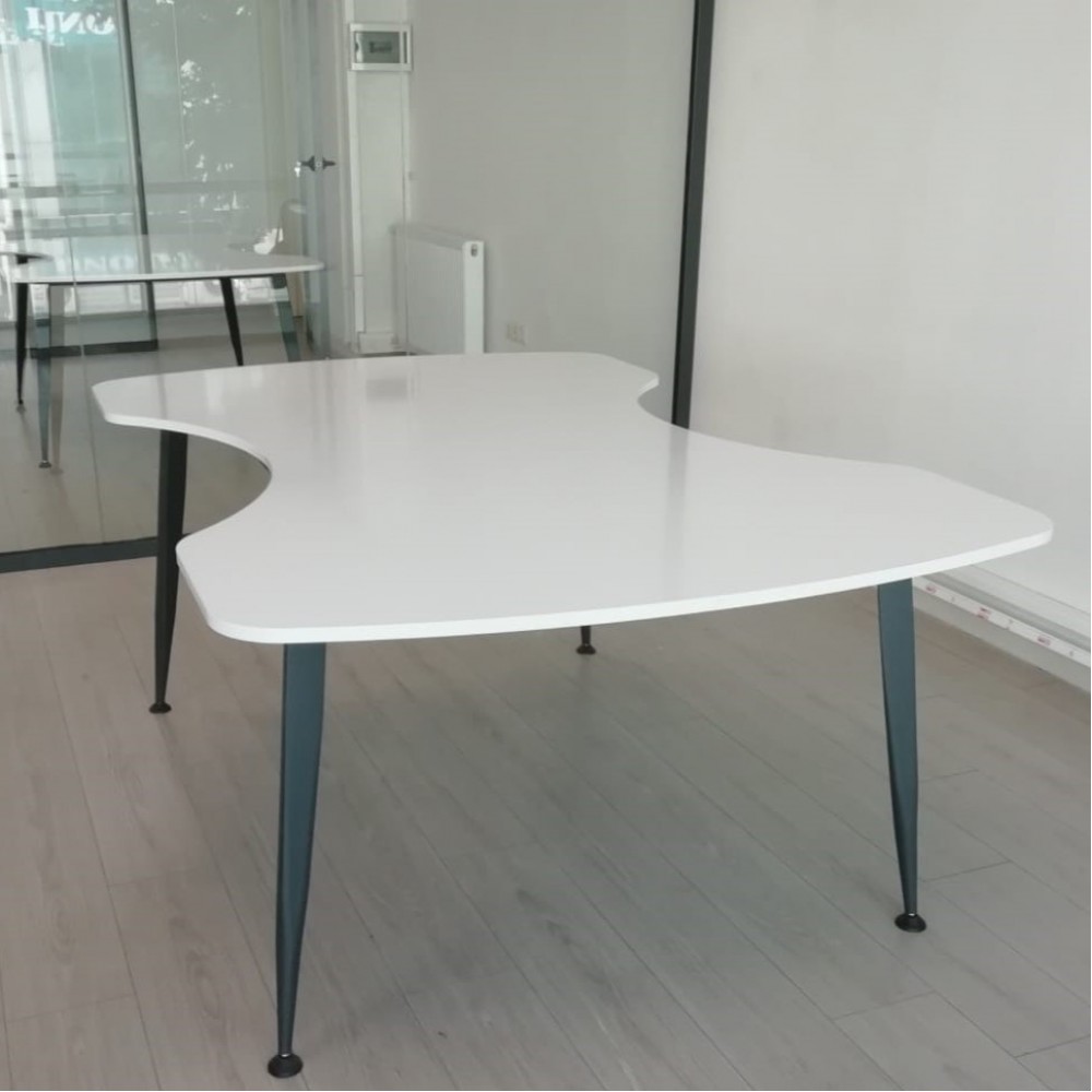 Bougainvillea Meeting Study Table