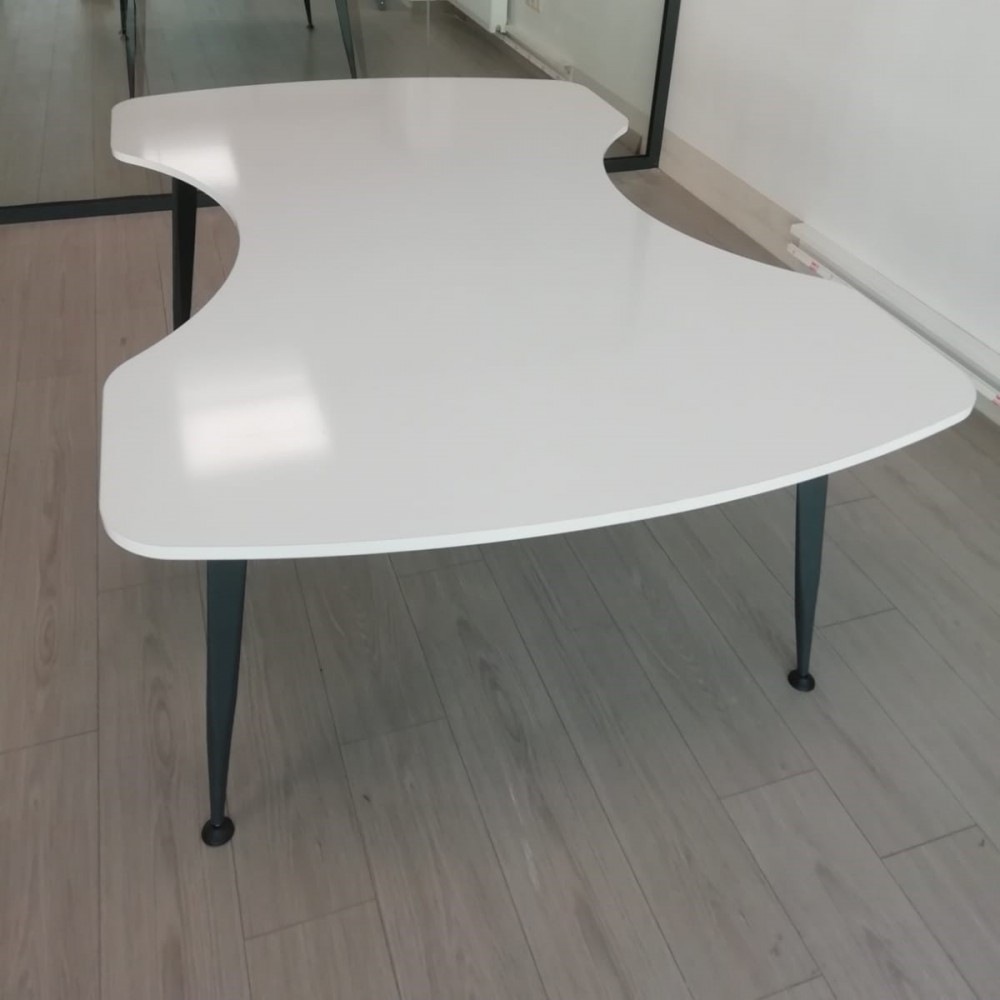 Bougainvillea Meeting Study Table