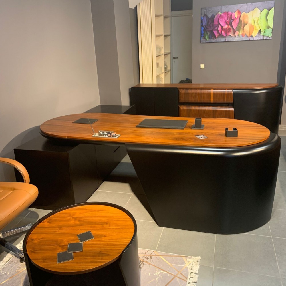 Final Authority Office Set