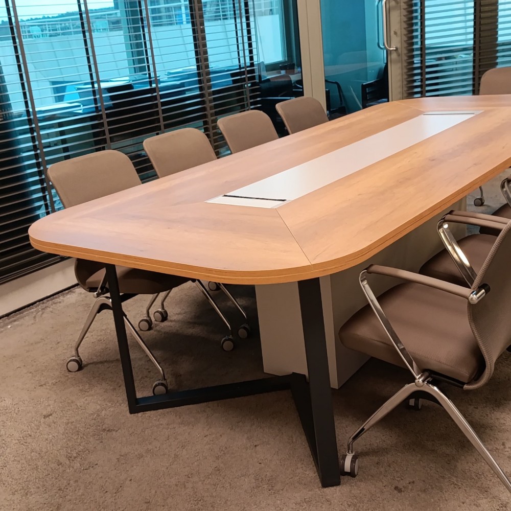 Cape Town Meeting Table