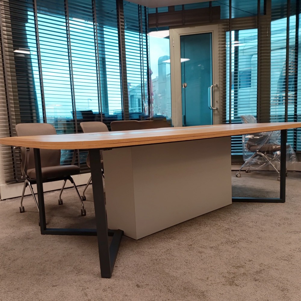 Cape Town Meeting Table