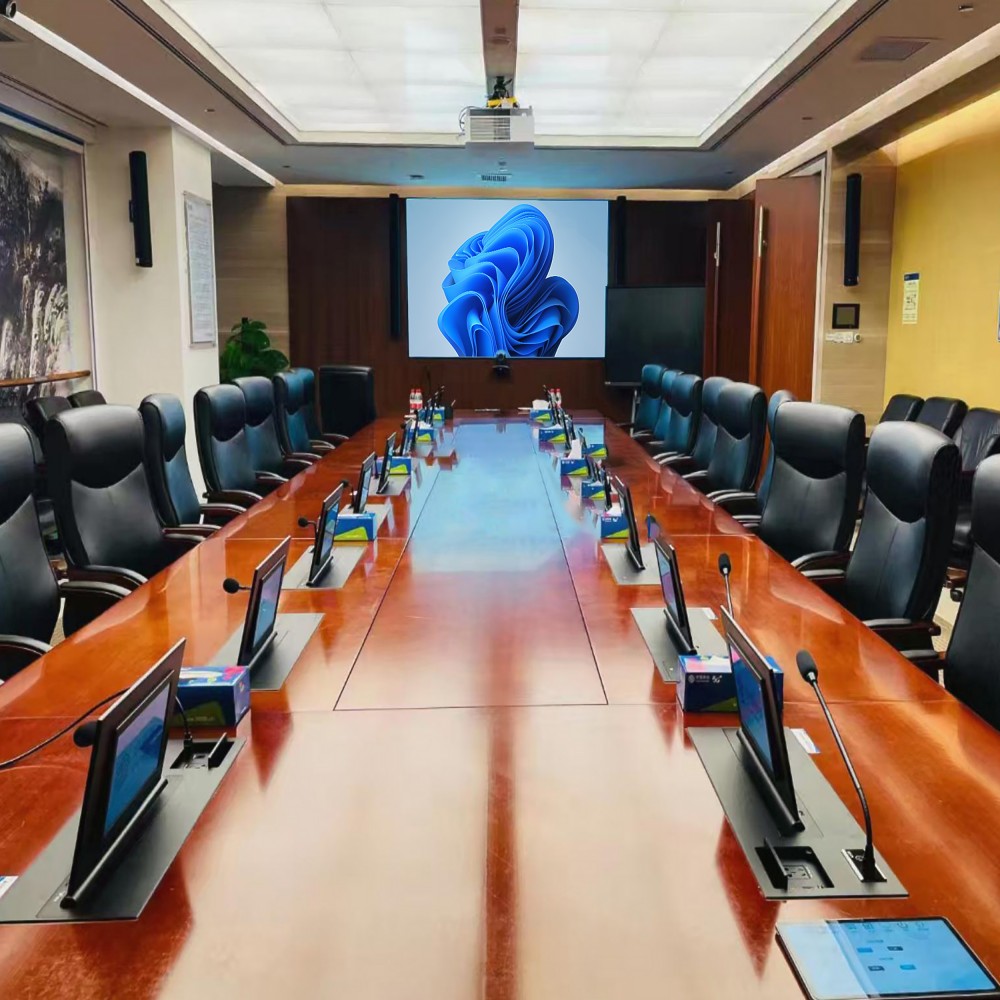 Retractable Monitor Lift With Screen