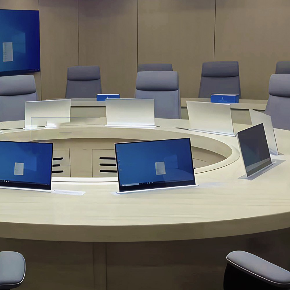 Motorized Retractable Screen